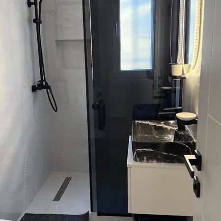 Brand New 2 Lägenhet *